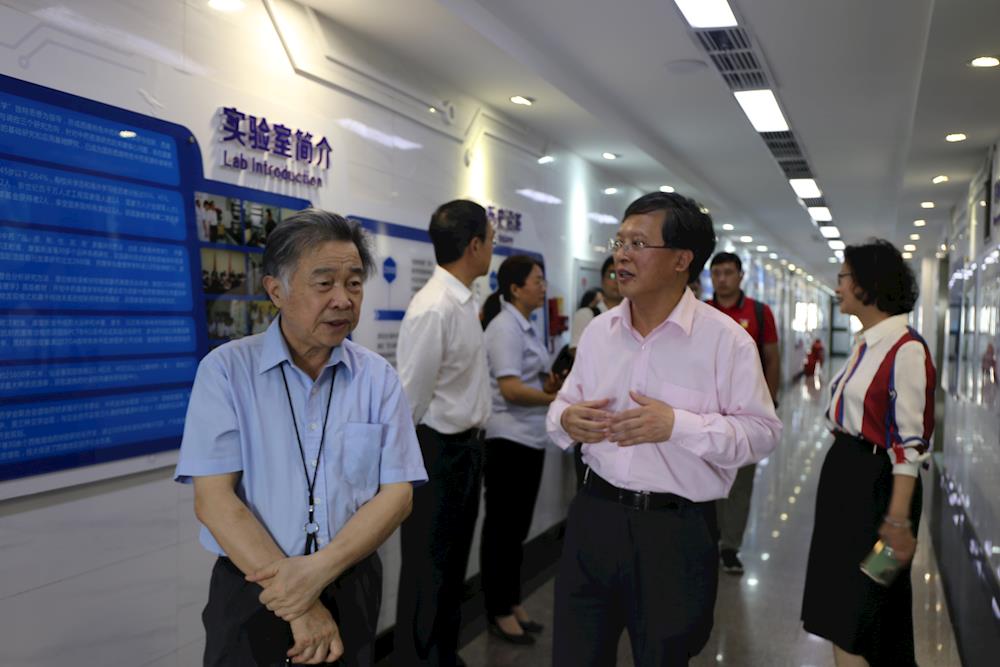 杨焕明院士率华大基因团队来校考察交流