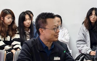 石榴树下话未来，星辉照亮职业路——民族医药学院举办石榴花开就业系列活动