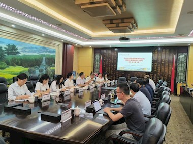 省政务服务和公共资源交易服务中心党委委员、副主任刘志才同志一行莅临我校指导政府集中采购工作